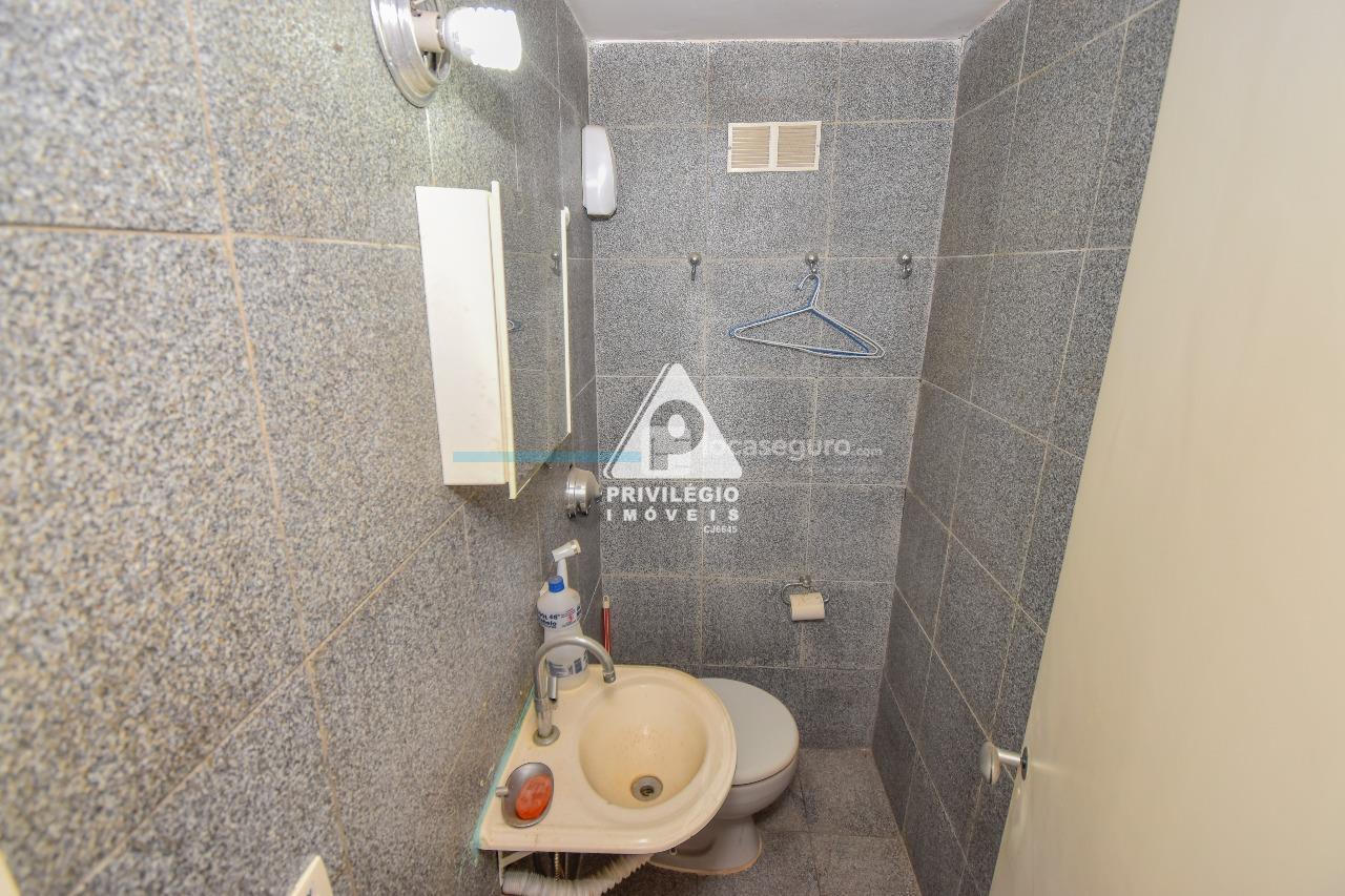 Sala para aluguel no Copacabana: lavabo