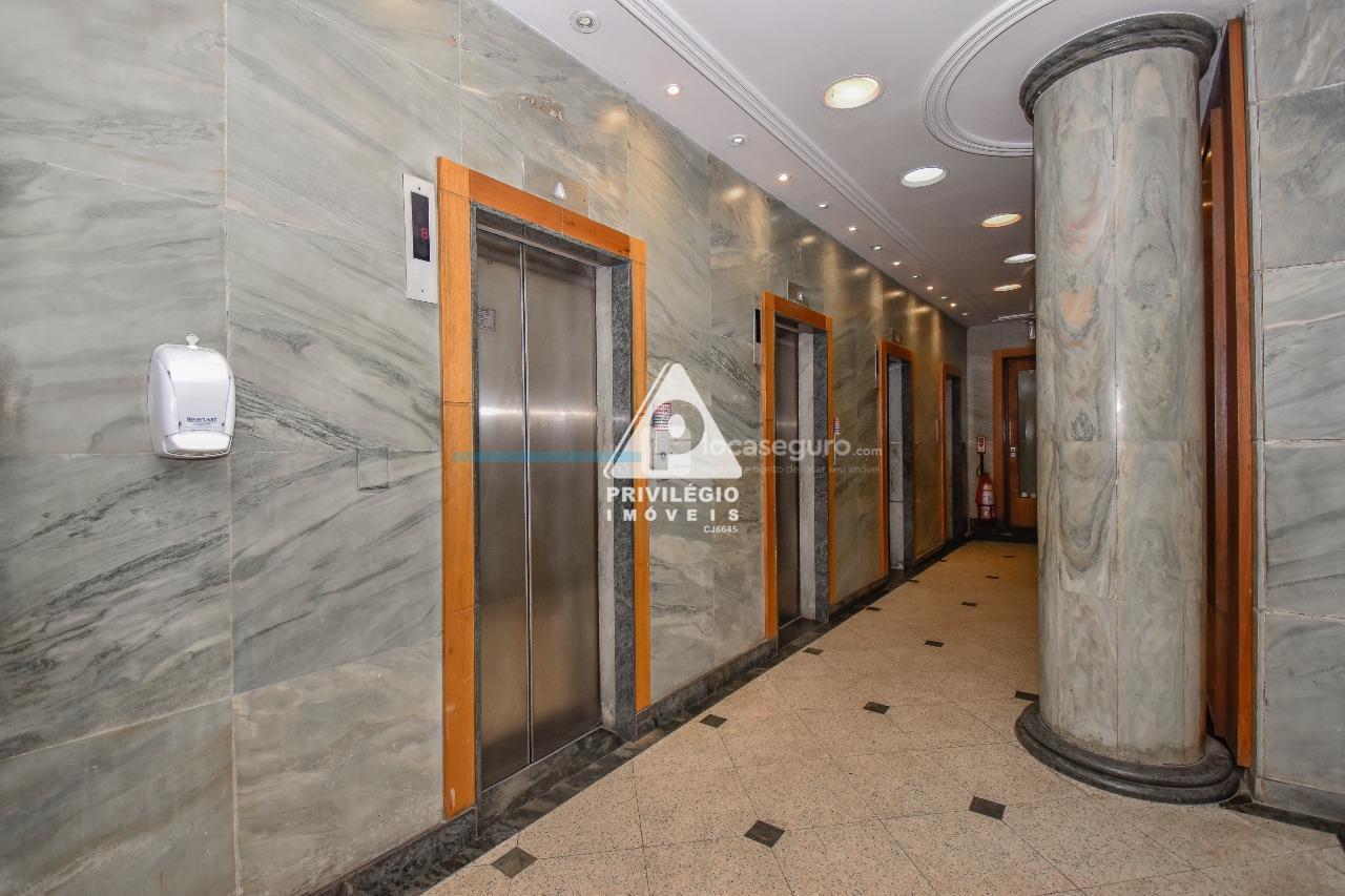 Sala para aluguel no Centro: elevadores