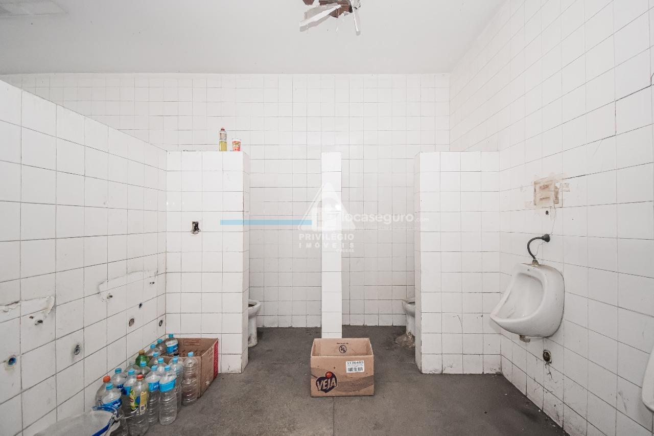 Prédio para aluguel no Caju: 1° andar- 2 Banheiro
