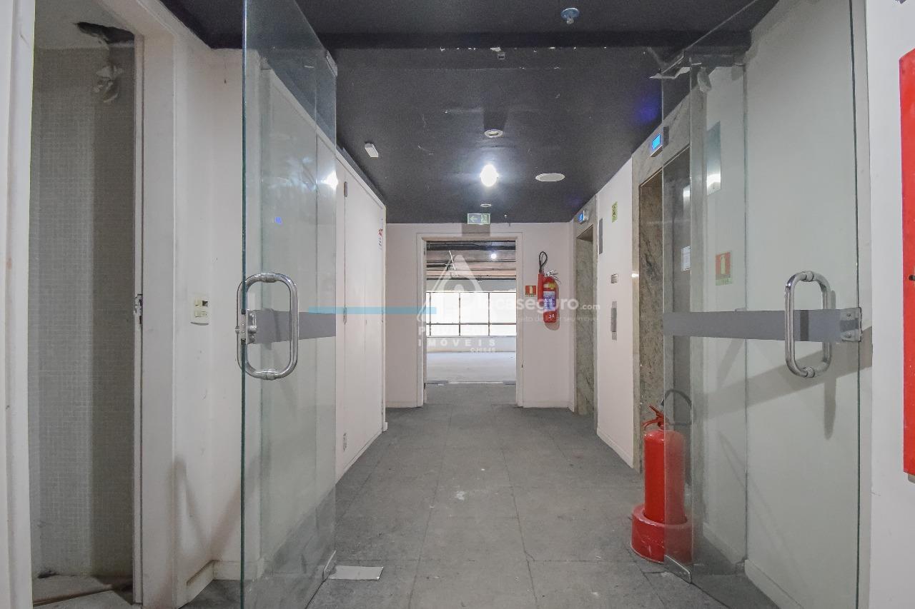 Sala para aluguel no Copacabana: elevadores fundos