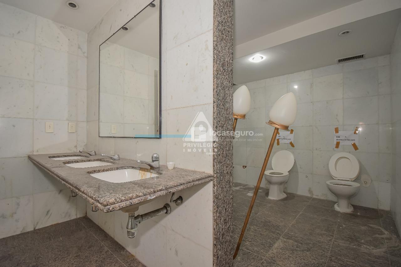 Sala para aluguel no Copacabana: banheiro 1