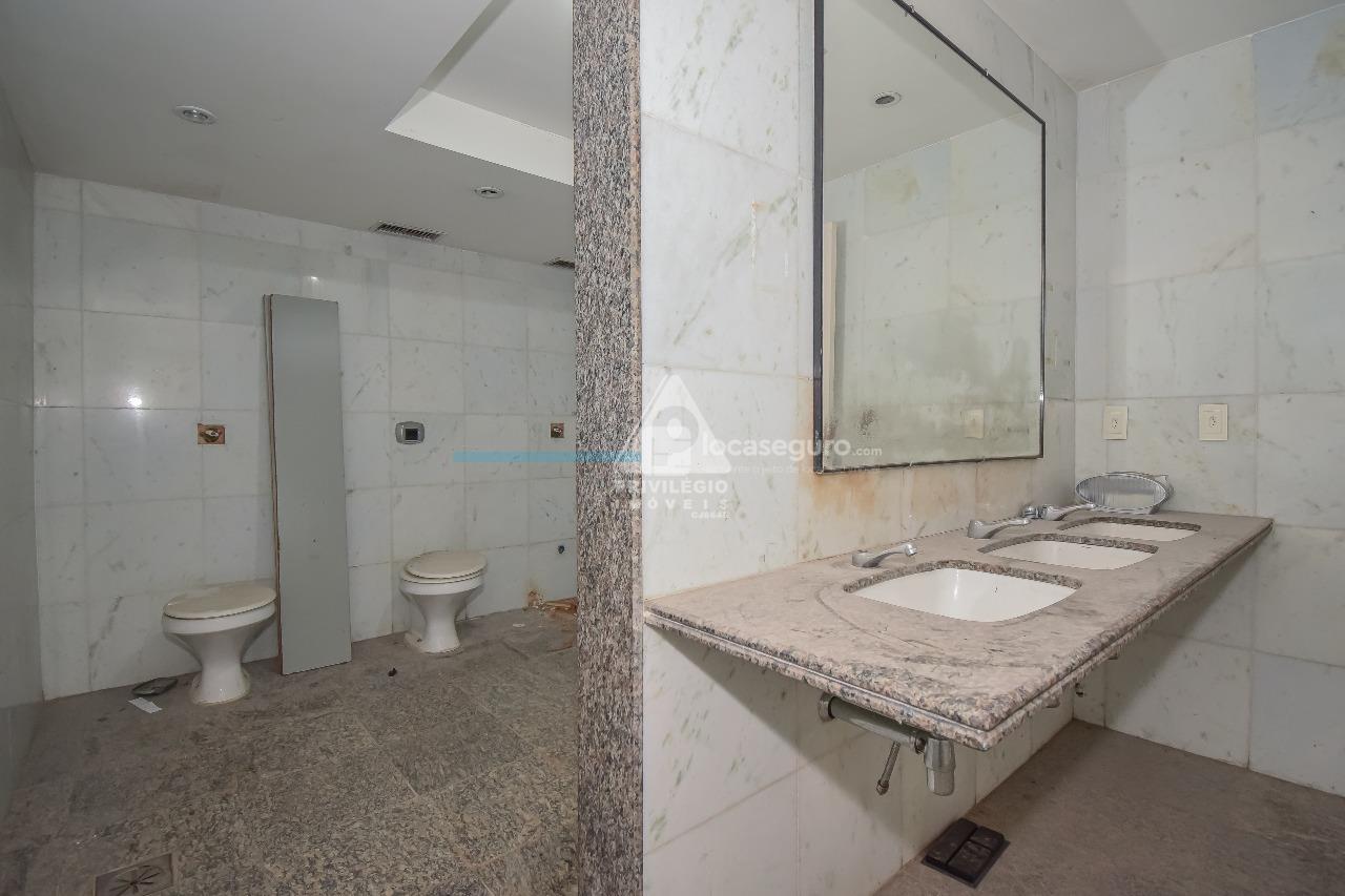 Sala para aluguel no Copacabana: banheiro 2