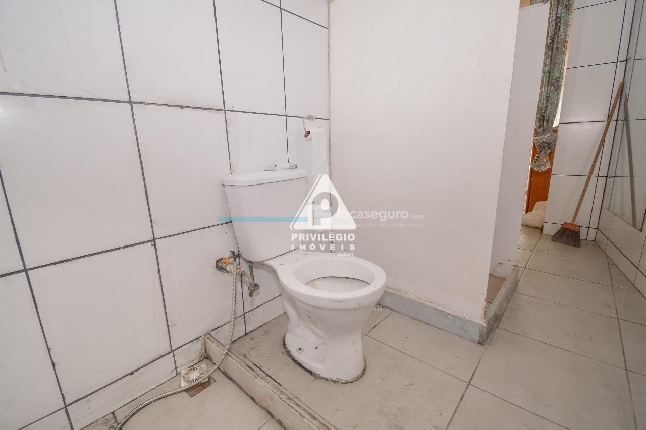 Loja para aluguel no Flamengo: banheiro
