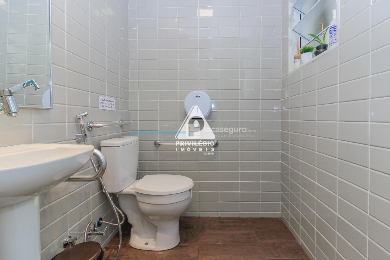 Sala para aluguel no Centro: lavabo com acessibilidade/sala de reunião