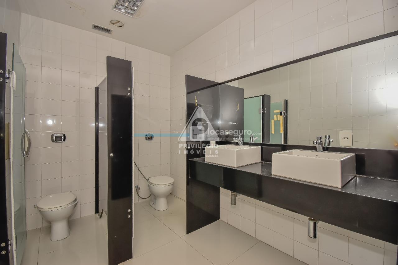 Sala para aluguel no Botafogo: banheiro 1