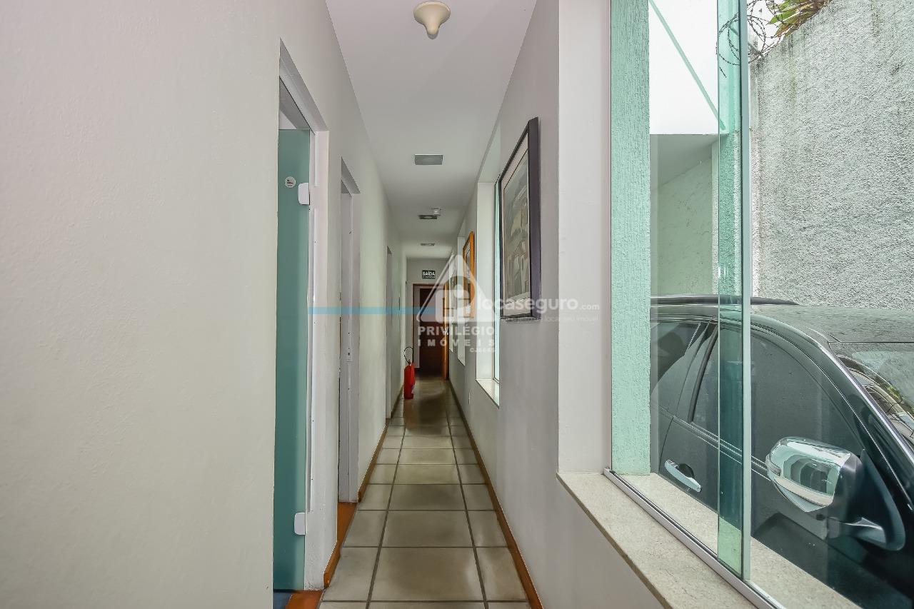 Casa para aluguel no Laranjeiras: 1° andar - corredor