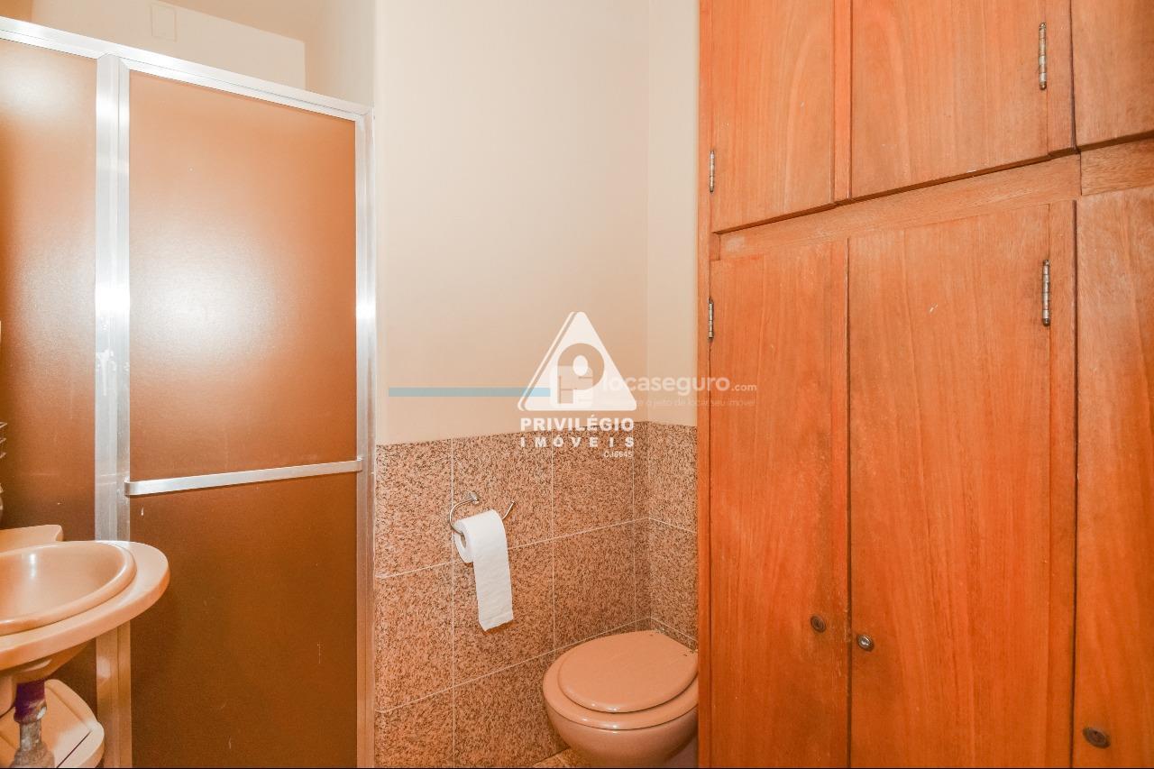 Sala para aluguel no Botafogo: banheiro